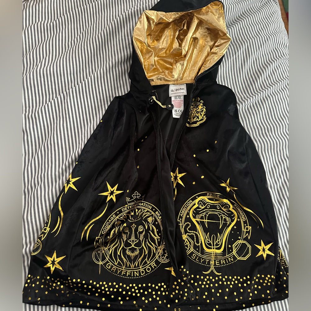 Harry Potter Black and Gold Hooded Cape